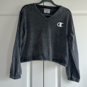 Champion cropped V-neck sweatshirt. New without tags. Size L